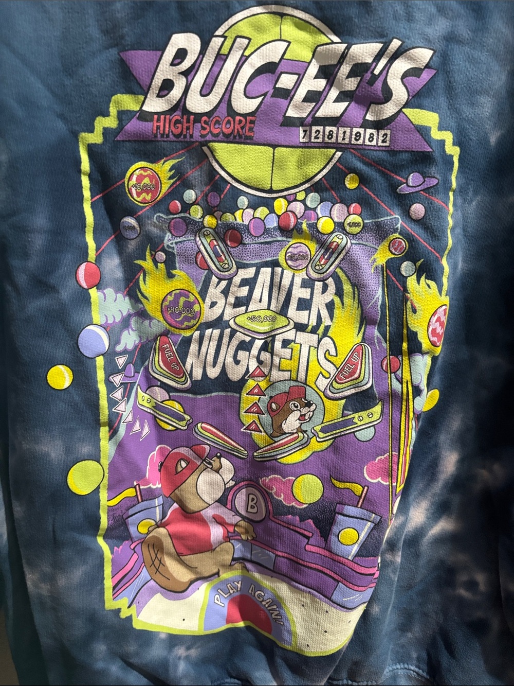 Buc-ee's Beaver Nuggets Arcade Tie Dye Blue Sweatshirt M